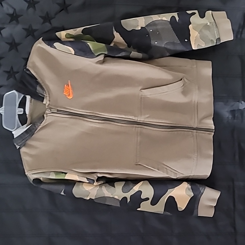 Nike Camo Hoodie Youth Size  Boys/Girls Hooded Sweatshirt. Orange Swoosh